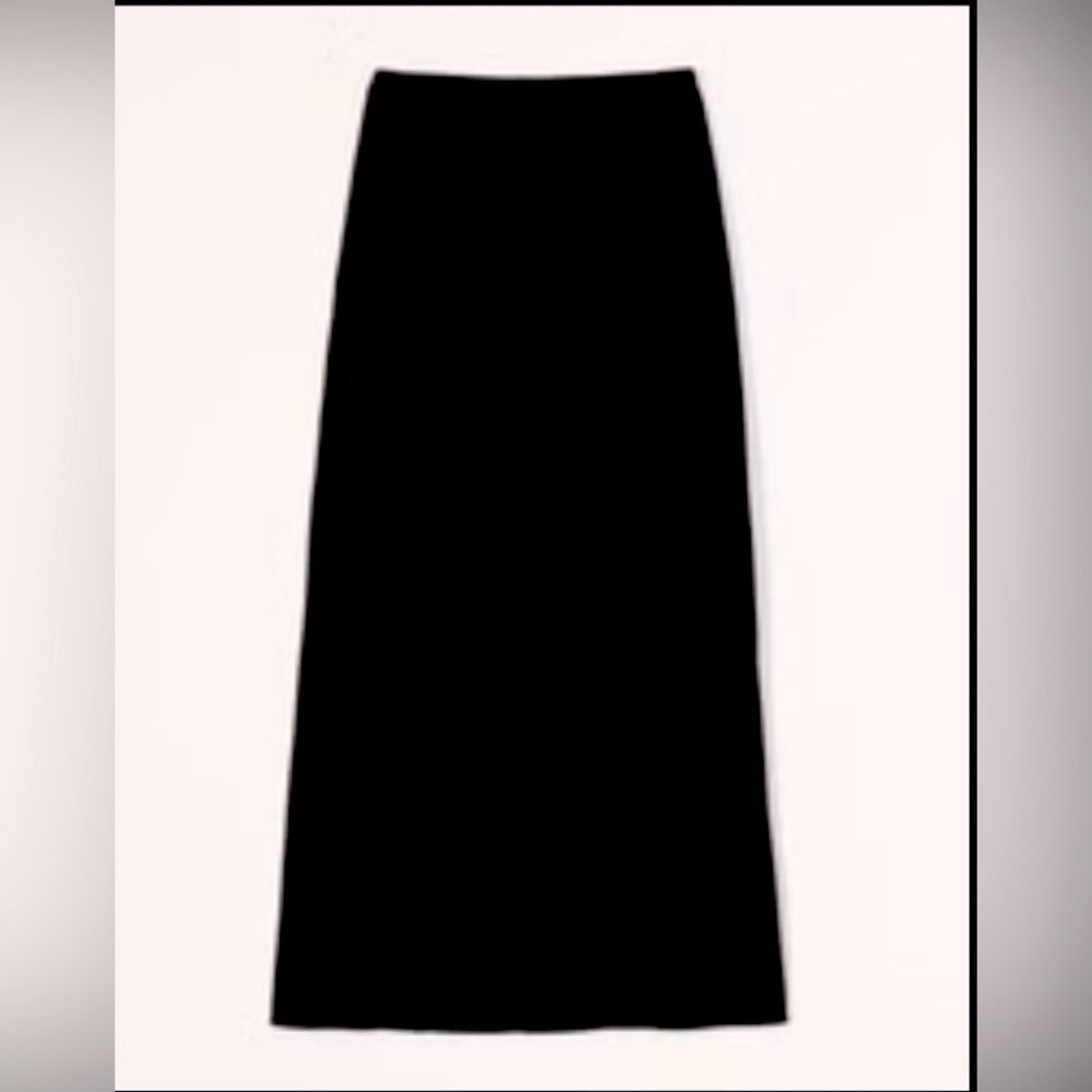 Abercrombie &Fitch size large solid satin maxi skirt